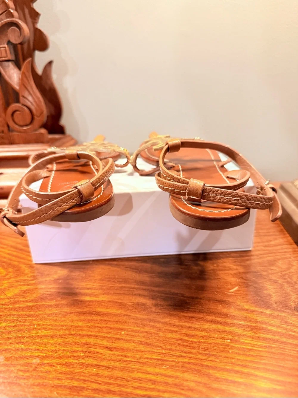 Tory Burch Phoebe Tan Leather Sandals with Gold Logo Accent Size 7